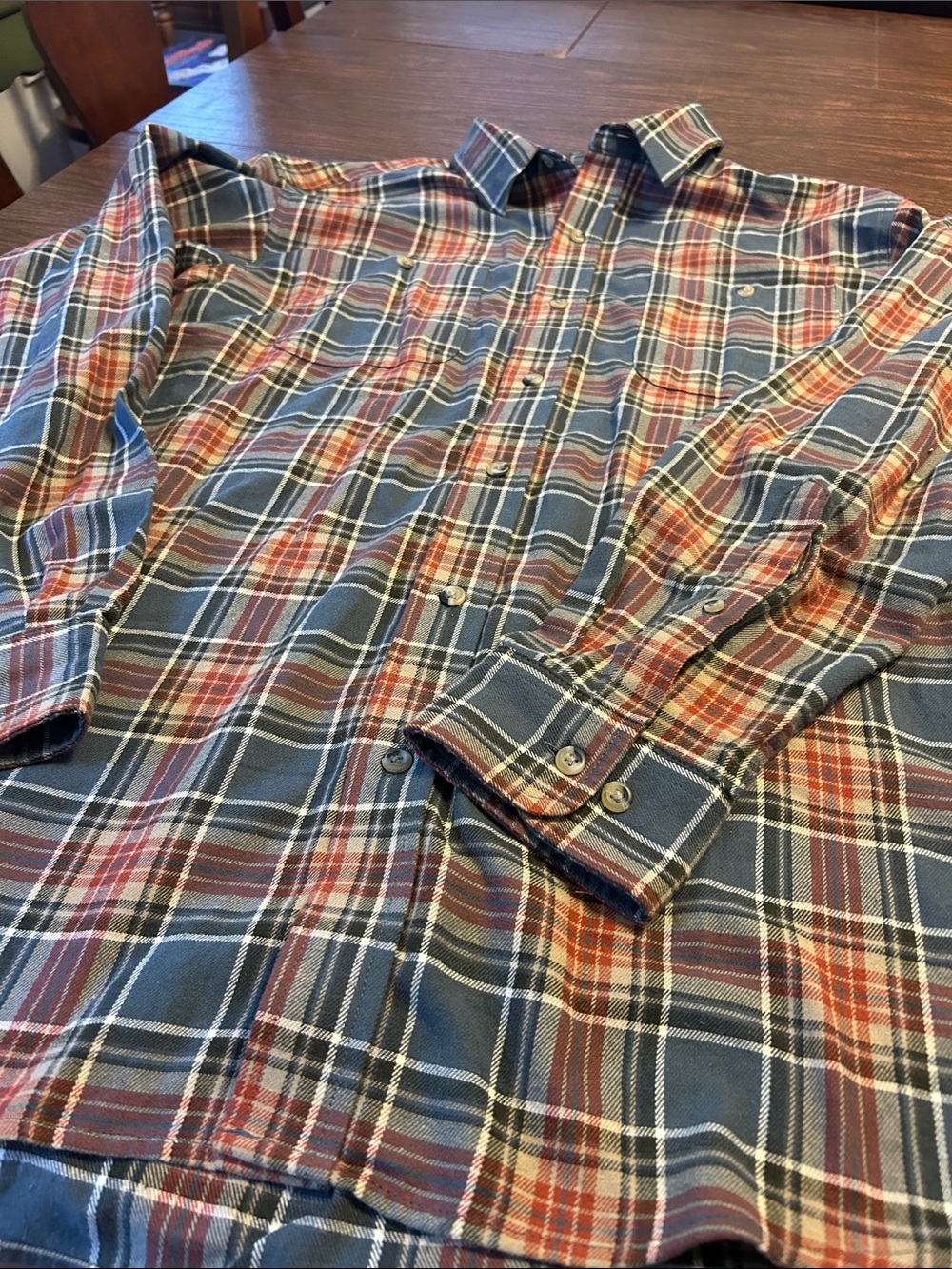 Men's Long-Sleeve Flannel Plaid Button-Up Shirt - Green & Rust